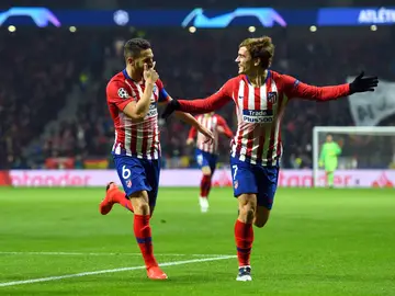 Koke y Griezmann celebran un gol del francés en el Metropolitano Koke y Griezmann celebran un gol del francés en el Metropolitano