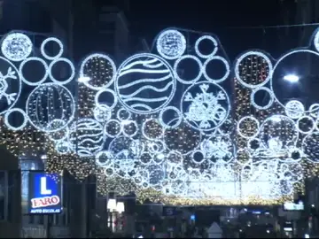 El alumbrado navideño provoca dilema entre los ciudadanos El alumbrado navideño provoca dilema entre los ciudadanos