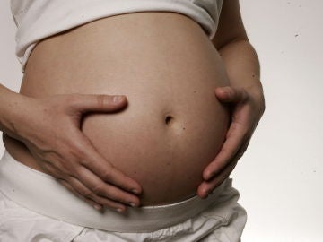 Imagen de archivo de una mujer embarazada