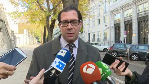 Vox se querella contra Susana Díaz por fomentar el odio y la acusa de provocar agresiones contra miembros del partido Vox se querella contra Susana Díaz por fomentar el odio y la acusa de provocar agresiones contra miembros del partido