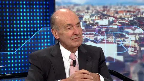 Roca: "Sería absurdo que el rey Juan Carlos no estuviera en los actos de la Constitución" Roca: "Sería absurdo que el rey Juan Carlos no estuviera en los actos de la Constitución"