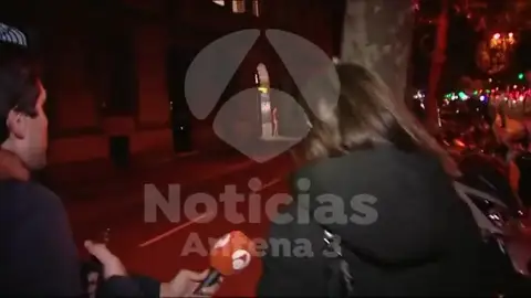 Así reaccionaba la mujer de Oriol Pujol después de que la Fiscalía pidiese su ingreso en prisión Así reaccionaba la mujer de Oriol Pujol después de que la Fiscalía pidiese su ingreso en prisión