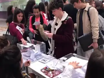 Estudiantes de la Autónoma de Madrid celebran un referendum sobre la monarquía Estudiantes de la Autónoma de Madrid celebran un referendum sobre la monarquía