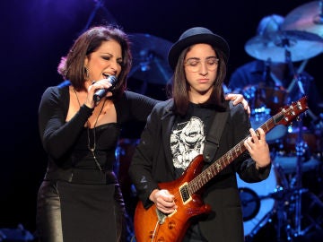 Gloria Estefan junto a su hija Emily Estefan Gloria Estefan junto a su hija Emily Estefan