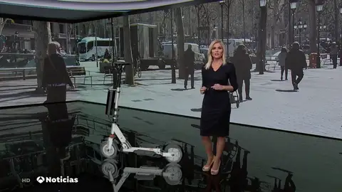 La DGT quiere prohibir que los patinetes circulen por la acera y a más de 25 km/h La DGT quiere prohibir que los patinetes circulen por la acera y a más de 25 km/h