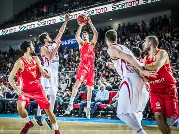 Un momento del Turquía vs España de baloncesto Un momento del Turquía vs España de baloncesto
