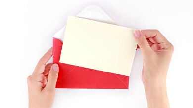 La emotiva respuesta del Royal Mail a un niño que escribió una carta a su padre fallecido