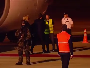 La solitaria llegada del presidente Macron y otra curiosidades de la cumbre La solitaria llegada del presidente Macron y otra curiosidades de la cumbre