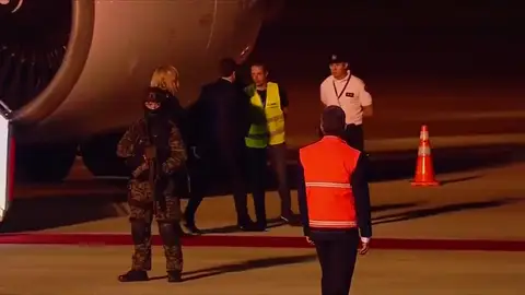 La solitaria llegada del presidente Macron y otra curiosidades de la cumbre La solitaria llegada del presidente Macron y otra curiosidades de la cumbre