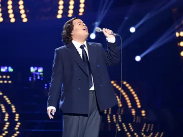 Actuación Brays Efe Julio Iglesias Actuación Brays Efe Julio Iglesias