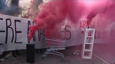 Funcionarios y estudiantes vuelven a tomar las calles de Catalu&ntilde;a