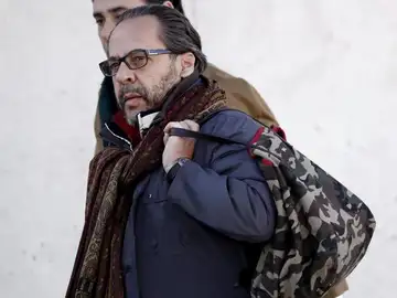 Álvaro Pérez 'El Bigotes', a su llegada a la Audiencia Nacional, en una imagen de archivo Álvaro Pérez 'El Bigotes', a su llegada a la Audiencia Nacional, en una imagen de archivo