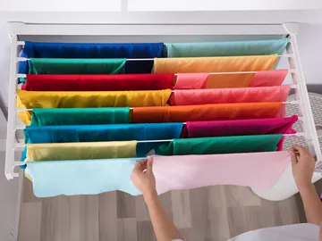 Marcas del tendedero en la ropa Marcas del tendedero en la ropa