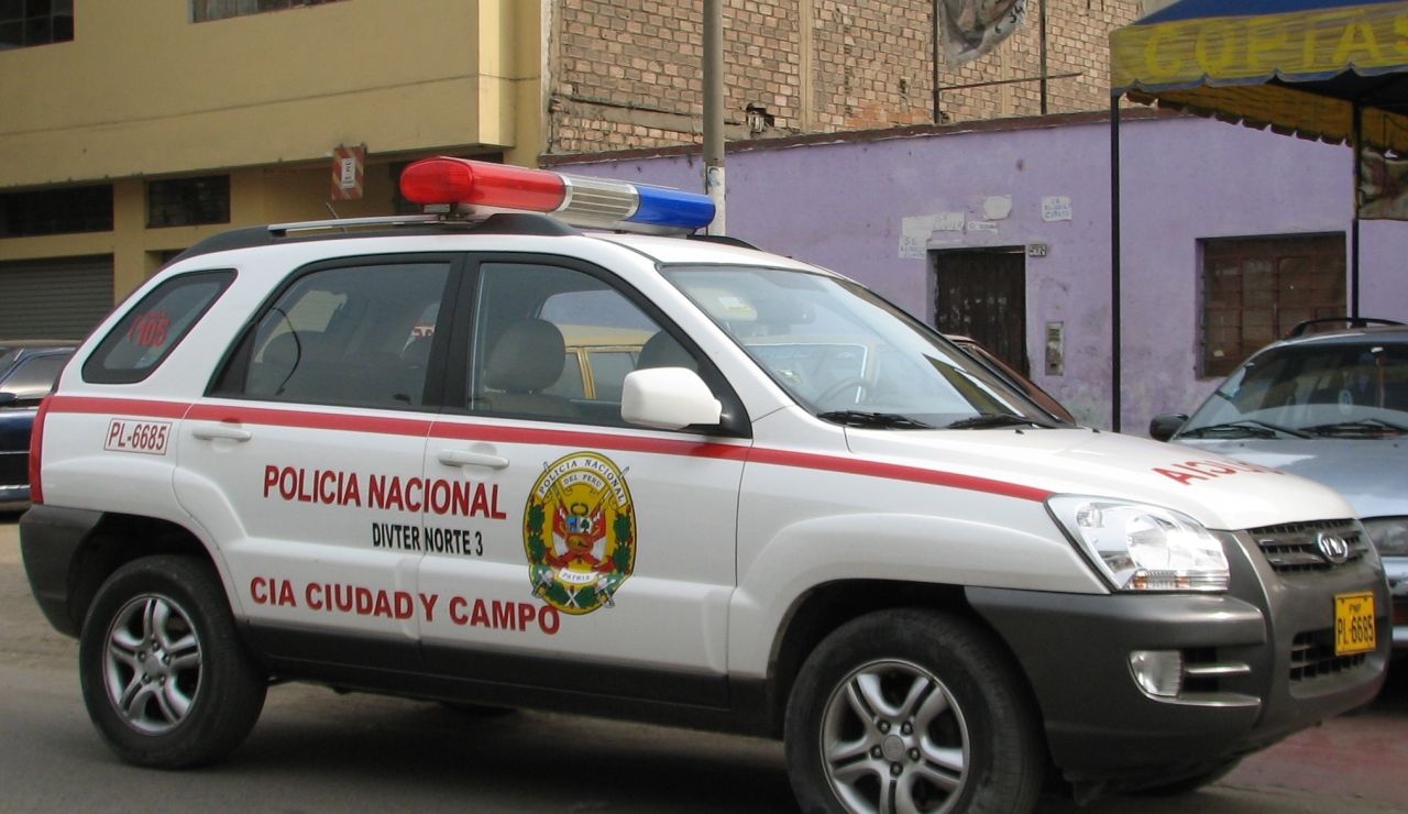 Coche de polic&iacute;a de Per&uacute;