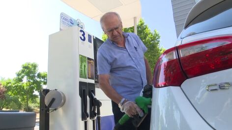 El precio de los combustibles sigue a la baja