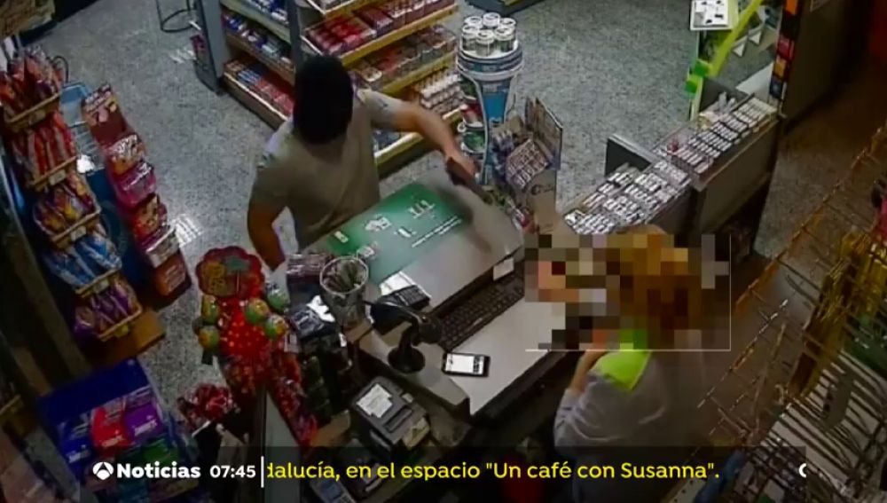 La Guardia Civil de Granada detiene a los presuntos autores de cuatro hurtos con violencia en tres gasolineras de Granada 