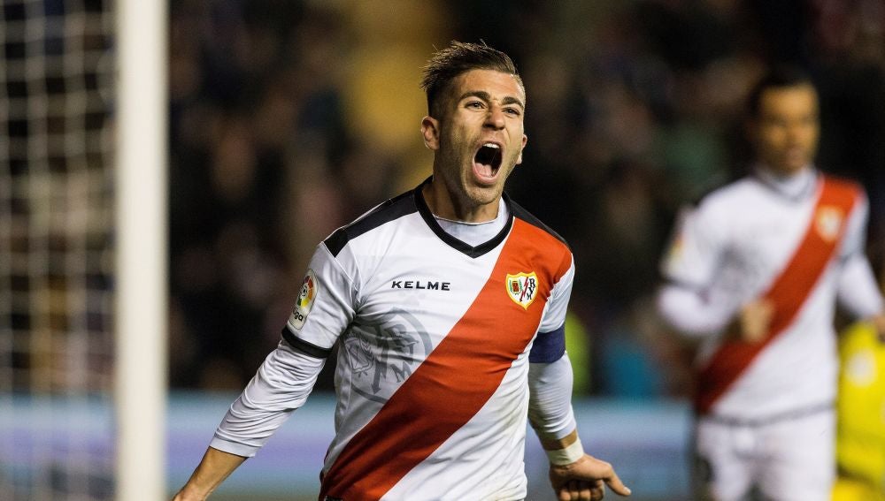 Adrián Embarba celebra su gol ante el Eibar