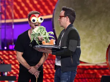 Jordi Coll se imagina dragones en el reto más atrevido de Àngel Llàcer Jordi Coll se imagina dragones en el reto más atrevido de Àngel Llàcer