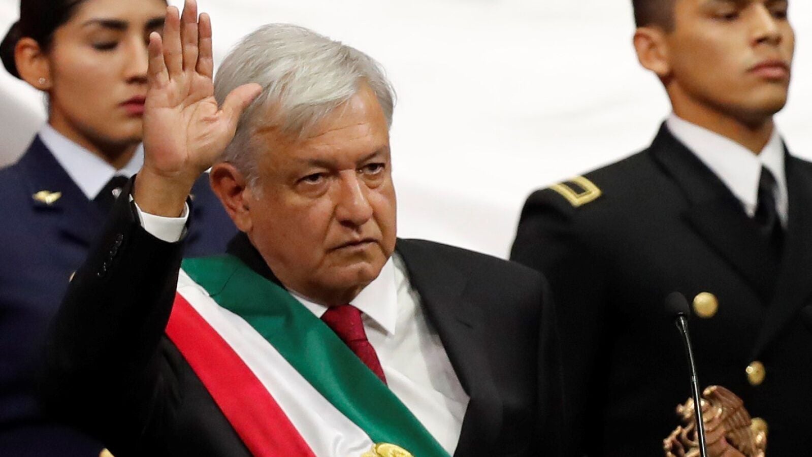 Andrés Manuel López Obrador asume la Presidencia de México