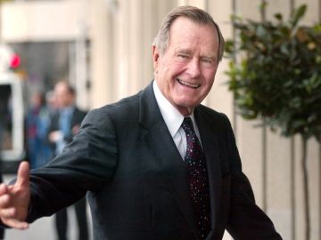 Imagen de archivo del expresidente de Estados Unidos George H.W. Bush