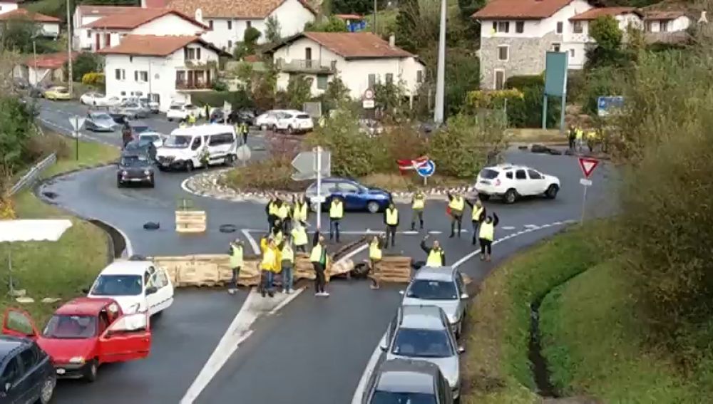 Los 'chalecos amarillos' franceses cortan la frontera de Biriatou