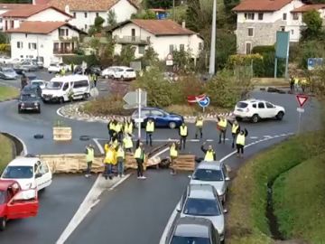 Los 'chalecos amarillos' franceses cortan la frontera de Biriatou