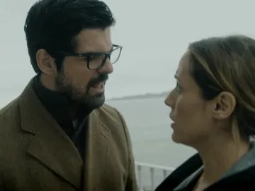 Jon Arístegui se dirige a Elena en tono amenazante: "¿Cuándo vas a dejar de tenerme miedo?" Jon Arístegui se dirige a Elena en tono amenazante: "¿Cuándo vas a dejar de tenerme miedo?"