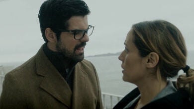 Jon Arístegui se dirige a Elena en tono amenazante: 
