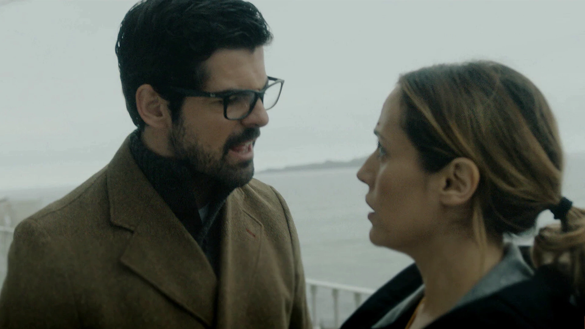 Jon Arístegui se dirige a Elena en tono amenazante: "¿Cuándo vas a dejar de tenerme miedo?" Jon Arístegui se dirige a Elena en tono amenazante: "¿Cuándo vas a dejar de tenerme miedo?"