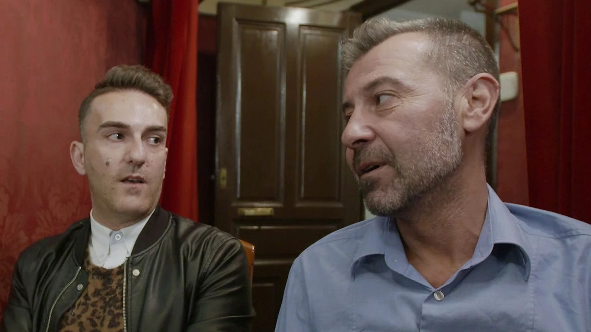 La 'gracia' de Jesús avergüenza a Roberto en el teatro La 'gracia' de Jesús avergüenza a Roberto en el teatro