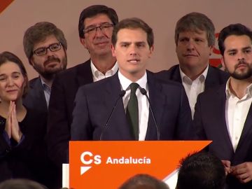 Rivera: "Apoyamos antes a PP y PSOE, ahora que nos apoyen a nosotros"