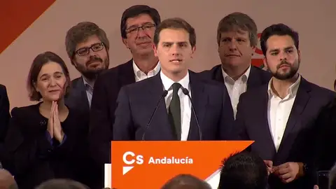Rivera: "Apoyamos antes a PP y PSOE, ahora que nos apoyen a nosotros" Rivera: "Apoyamos antes a PP y PSOE, ahora que nos apoyen a nosotros"