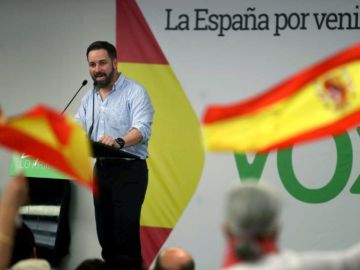 El presidente nacional de VOX, Santiago Abascal interviene en un acto celebrado en Barcelona