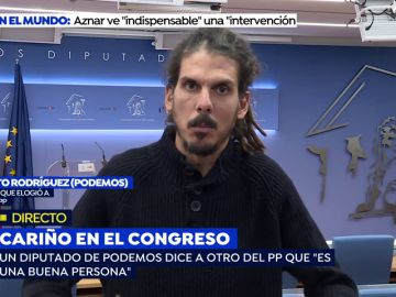 La conversación entre el diputado de Podemos y del PP tras la emotiva despedida: "Nunca me prejuzgó por mi apariencia"
