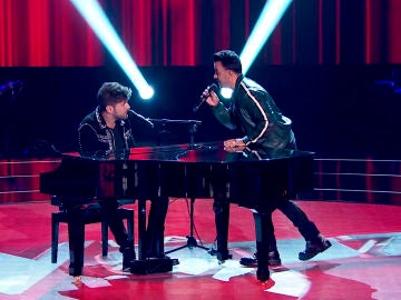 Luis Fonsi canta 'No me doy por vencido' acompañado por Pablo López Luis Fonsi canta 'No me doy por vencido' acompañado por Pablo López