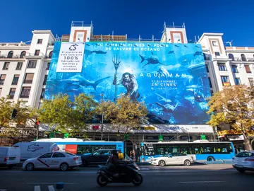 Lona publicitaria de 'Aquaman' en Madrid Lona publicitaria de 'Aquaman' en Madrid