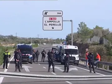 Temor entre policías y guardias civiles a pasar las navidades desplegados en Cataluña Temor entre policías y guardias civiles a pasar las navidades desplegados en Cataluña