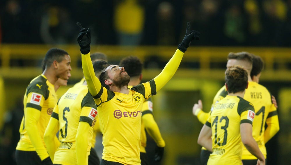 Paco Alcácer celebra su gol ante el Werder Bremen