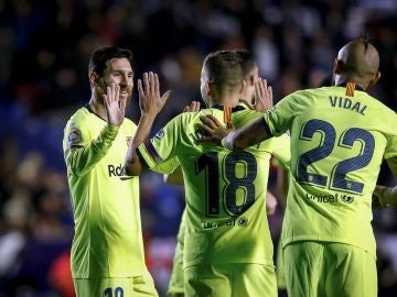 Leo Messi celebra un gol en el Ciutat de Valencia