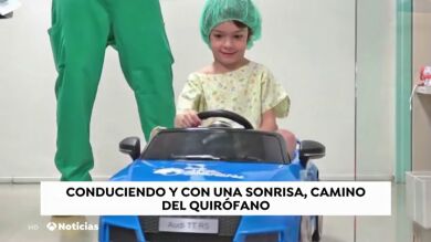Entrar al quirófano en coche: la divertida iniciativa de varios hospitales españoles para que los niños se olviden del miedo
