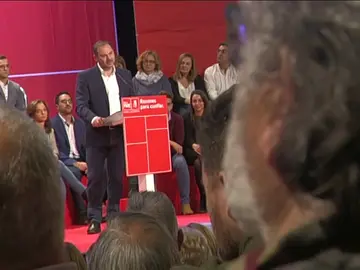 Ábalos critica a la “España casposa en la que todos tenemos que ser toreros y cazadores" Ábalos critica a la “España casposa en la que todos tenemos que ser toreros y cazadores"