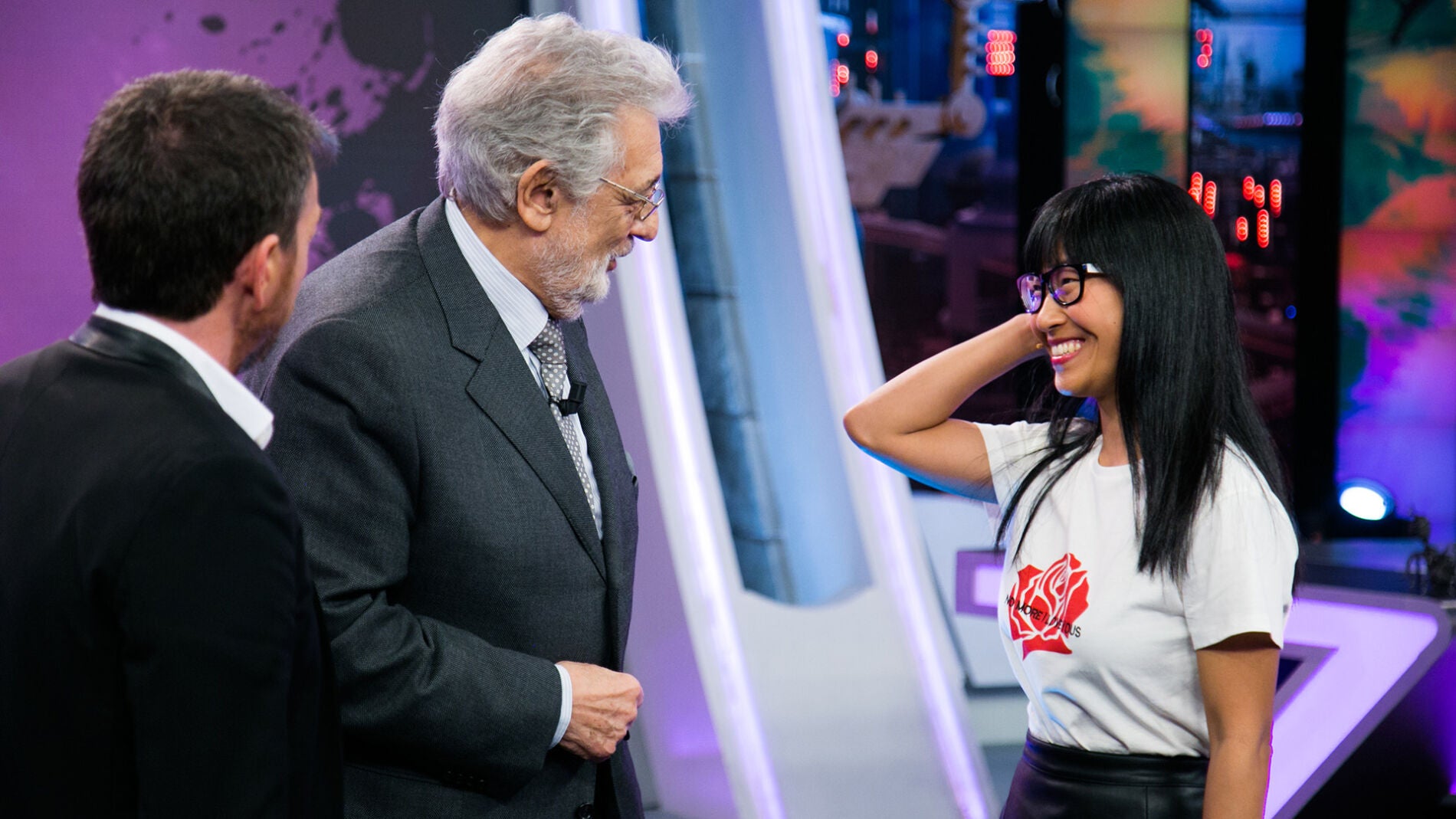 Yibing sorprende a Pl&aacute;cido Domingo andando al rev&eacute;s porque "es m&aacute;s saludable"