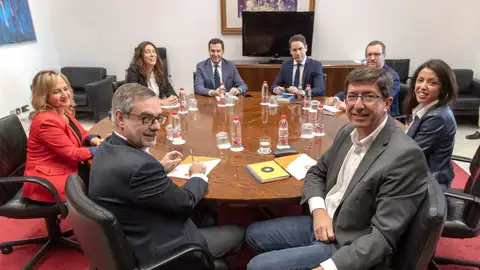 Los equipos negociadores de Partido Popular y Ciudadanos Los equipos negociadores de Partido Popular y Ciudadanos