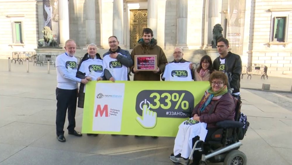 Más de 180.000 firmas recogidas piden que se reconozca el 33% de discapacidad para personas con esclerosis múltiple, ELA o alzheimer
