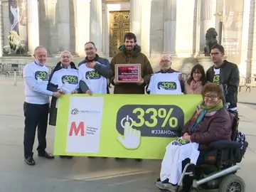 Más de 180.000 firmas recogidas piden que se reconozca el 33% de discapacidad para personas con esclerosis múltiple, ELA o alzheimer Más de 180.000 firmas recogidas piden que se reconozca el 33% de discapacidad para personas con esclerosis múltiple, ELA o alzheimer