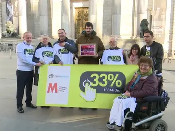 Más de 180.000 firmas recogidas piden que se reconozca el 33% de discapacidad para personas con esclerosis múltiple, ELA o alzheimer Más de 180.000 firmas recogidas piden que se reconozca el 33% de discapacidad para personas con esclerosis múltiple, ELA o alzheimer