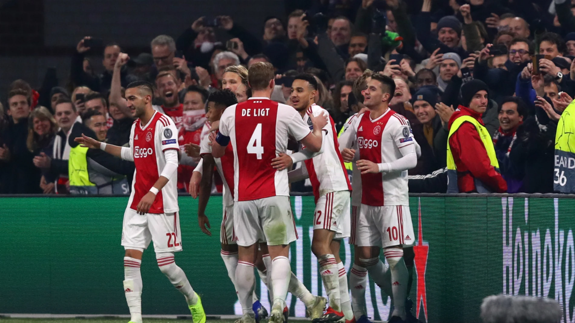 El Ajax celebra un gol El Ajax celebra un gol