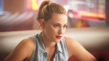 Lili Reinhart como Betty Cooper en 'Riverdale' Lili Reinhart como Betty Cooper en 'Riverdale'