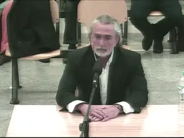 Francisco Correa se niega a declarar en el juicio por los amaños de contratos de Aena Francisco Correa se niega a declarar en el juicio por los amaños de contratos de Aena