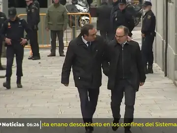Comienza en el Tribunal Supremo lo que podría considerarse el prólogo al juicio por el 'procés' en Cataluña Comienza en el Tribunal Supremo lo que podría considerarse el prólogo al juicio por el 'procés' en Cataluña